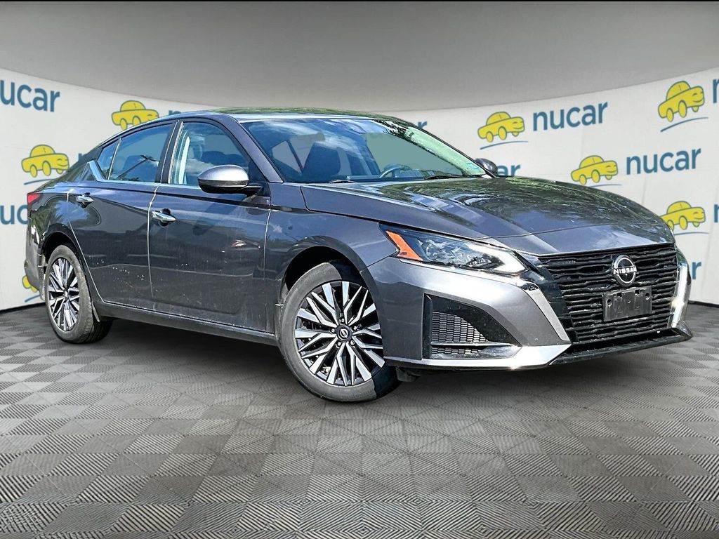 2023 Nissan Altima — photo 1