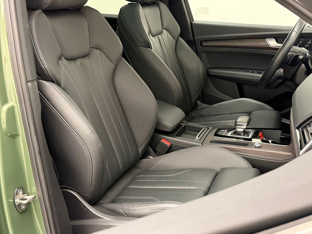 Thumbnail: 2022 Audi Q5 - 12