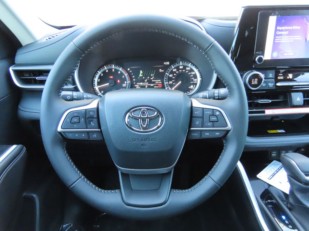 2025 Toyota Highlander XLE 10