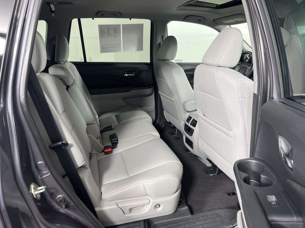 Thumbnail: 2020 Honda Pilot - 13