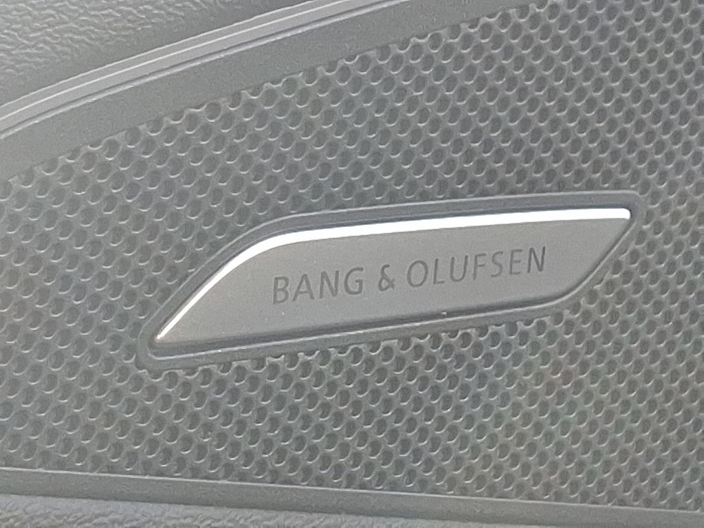 Thumbnail: 2025 Audi Q6 e-tron - 25