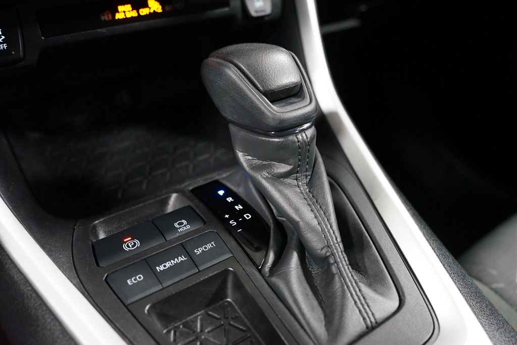 Thumbnail: 2024 Toyota RAV4 - 21