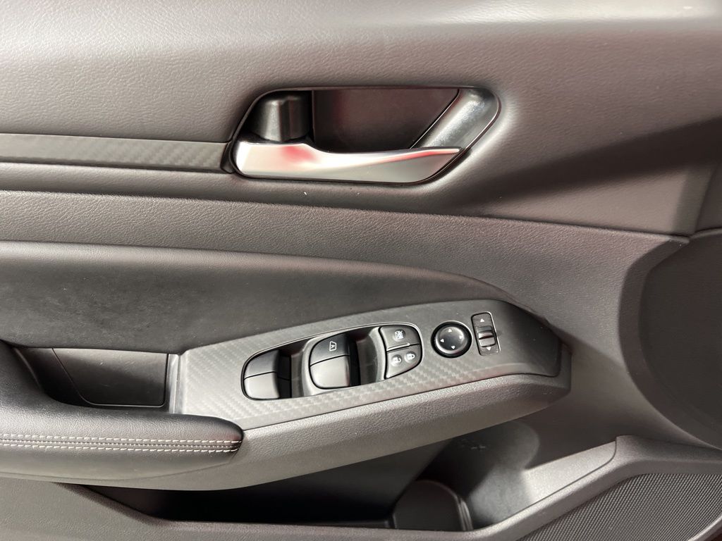 Thumbnail: 2025 Nissan Altima - 23