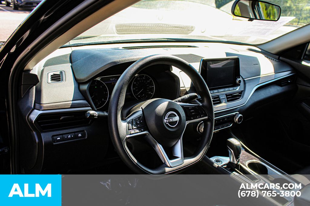 Used 2024 Black Nissan 2.5 SV image 30