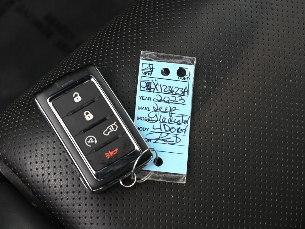 Used 2023 Velvet Red Pearlcoat Jeep Overland image 19