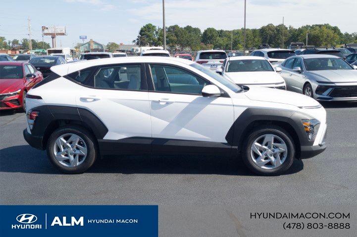 New 2026 White Hyundai SE image 5