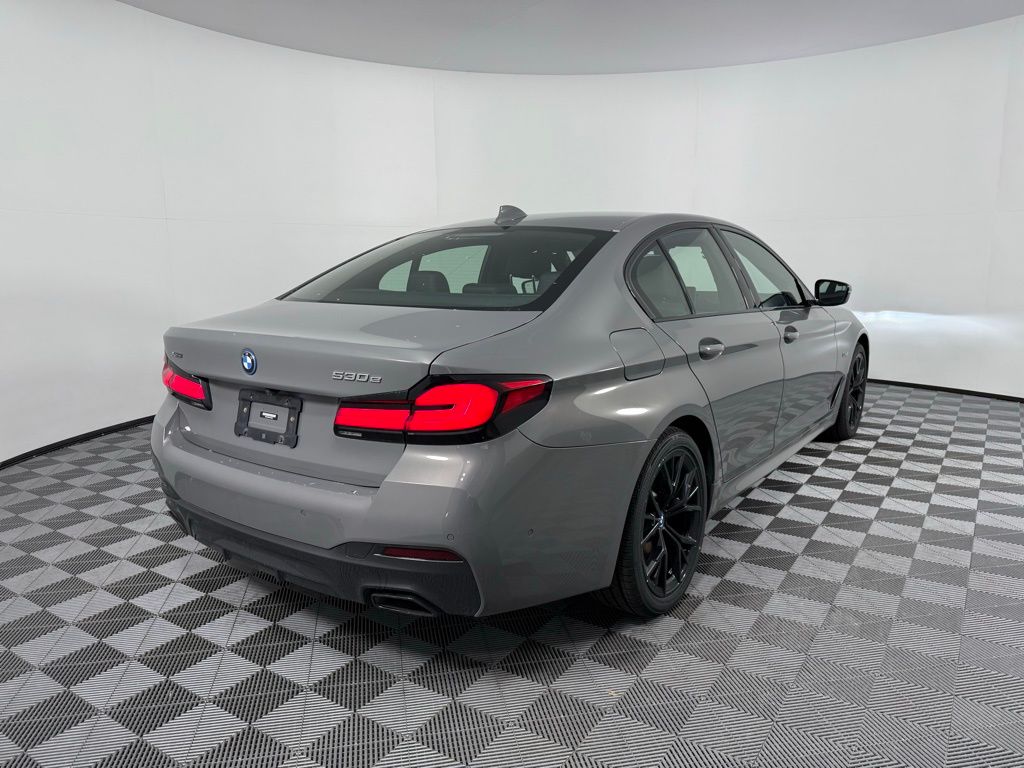 2022 BMW 5 Series 530e iPerformance 5