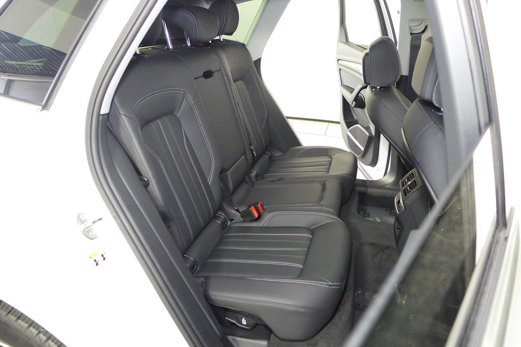 Thumbnail: 2023 Audi Q5 - 20