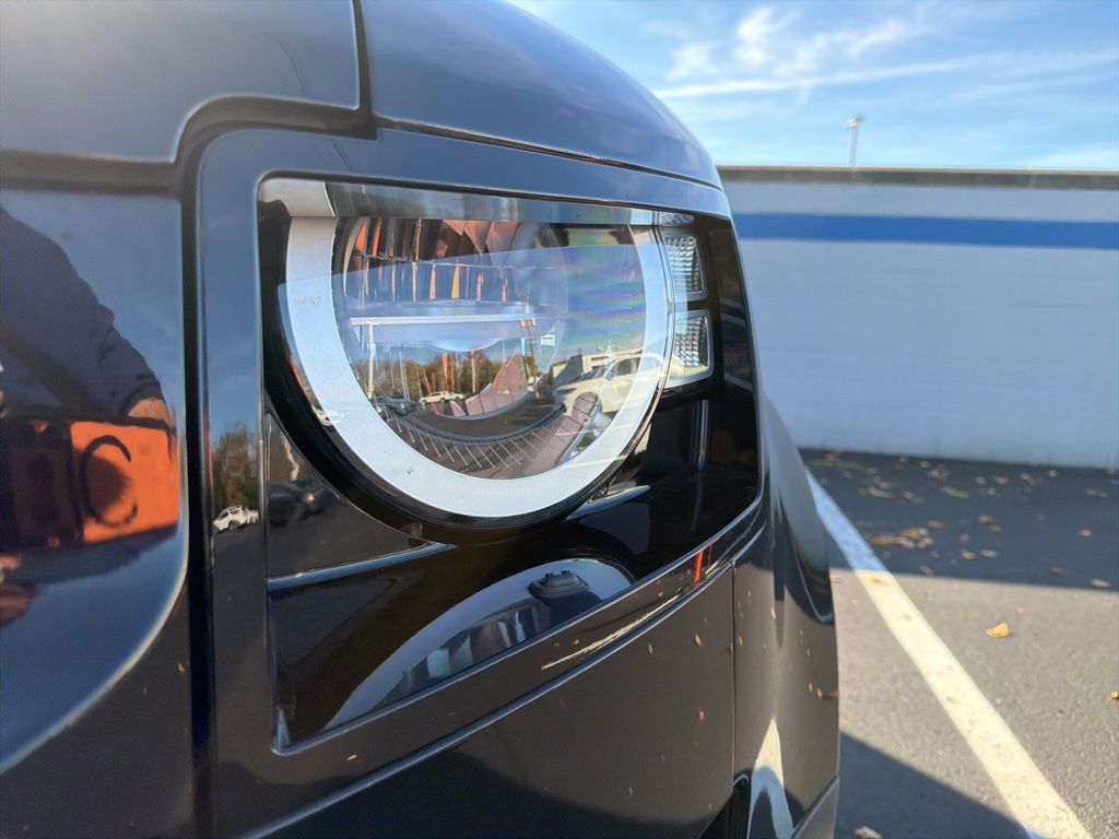 Thumbnail: 2021 Land Rover Defender - 9