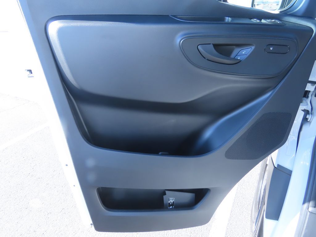 Thumbnail: 2025 Mercedes-Benz Sprinter - 22