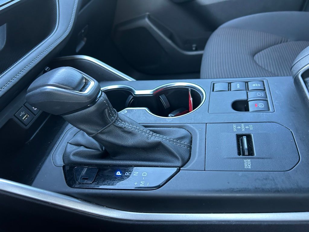 2024 Toyota Highlander LE 22