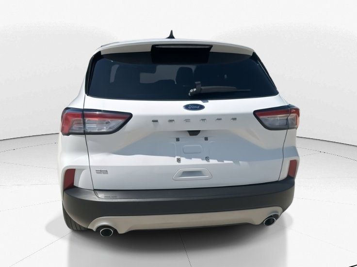 2022 Oxford White Ford Escape SE FWD SUV