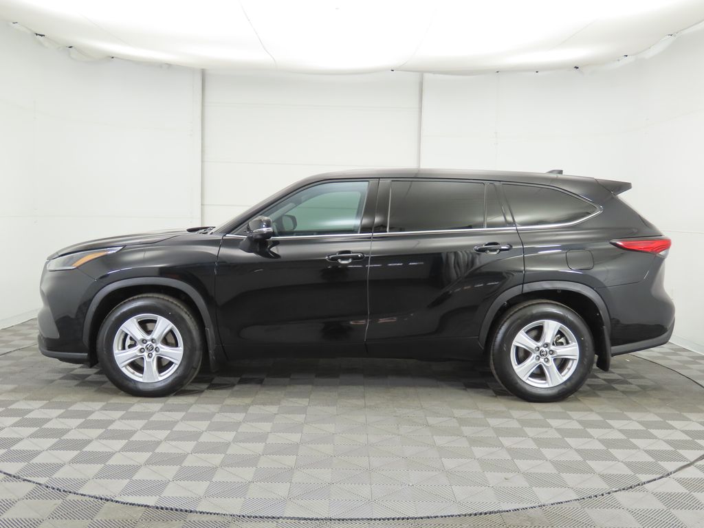 2021 Toyota Highlander LE 8
