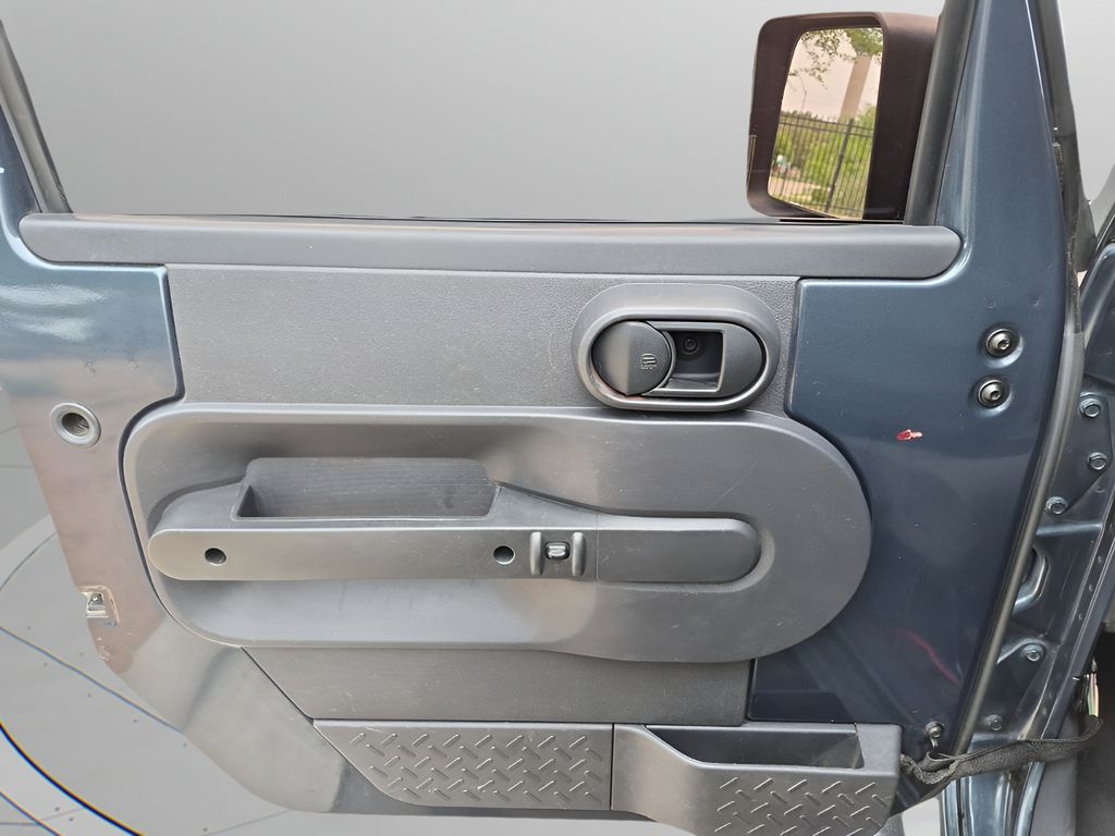 Used 2008  Jeep Unlimited X image 26