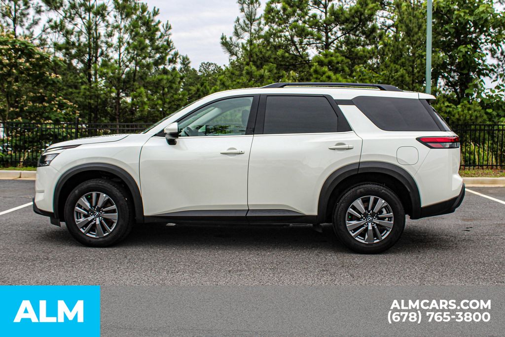Used 2024 White Nissan SV image 7