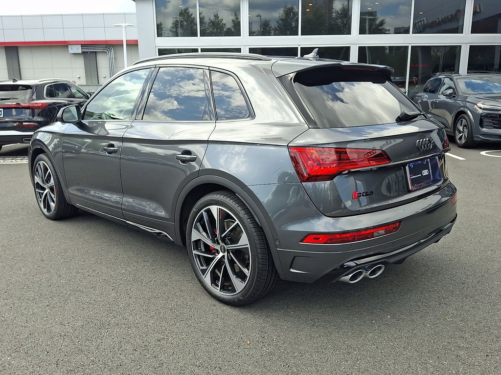 Thumbnail: 2024 Audi SQ5 - 6