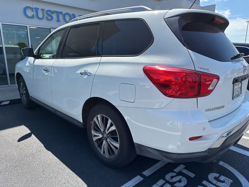 Thumbnail: 2018 Nissan Pathfinder - 6