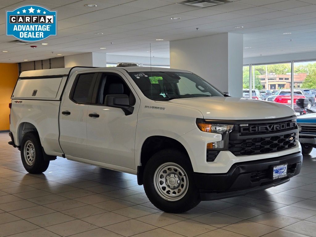 Summit White 2023 Chevrolet Silverado 1500 Pickup Truck Four-Wheel Drive 8-Speed Automatic