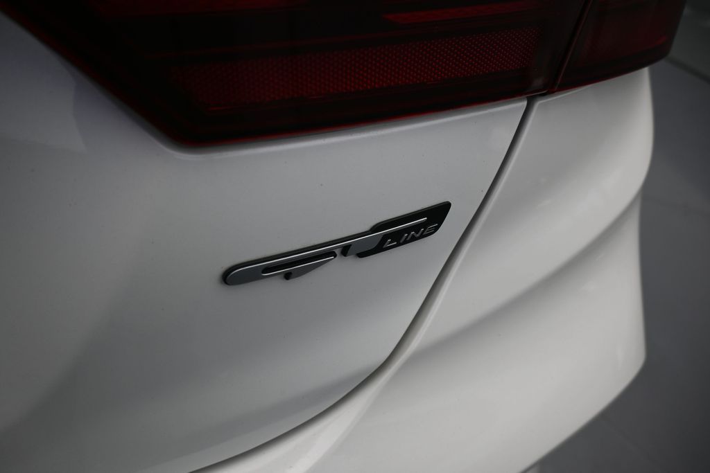 Used 2024 Snow White Pearl Kia GT-Line image 39