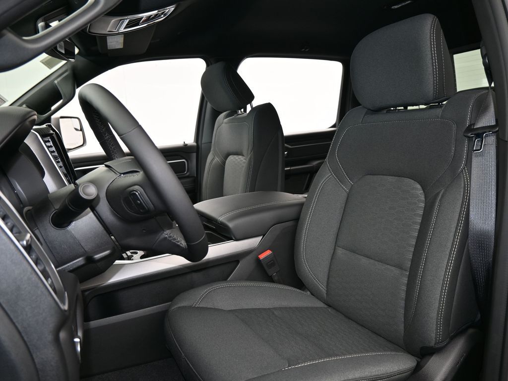 New 2026 Diamond Black Crystal Pearlcoat Ram Big Horn/Lone Star image 10