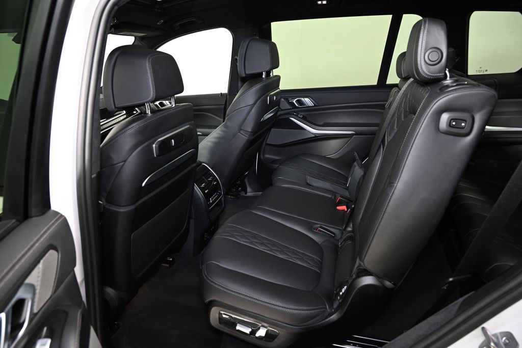 2023 BMW X7 xDrive40i 24