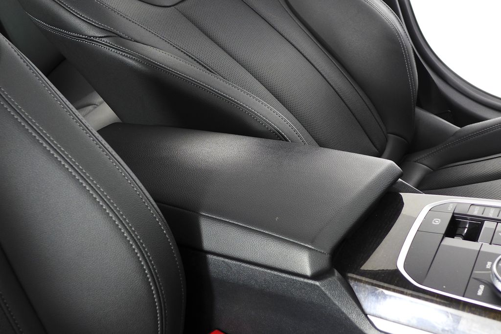 Thumbnail: 2023 BMW i4 - 16