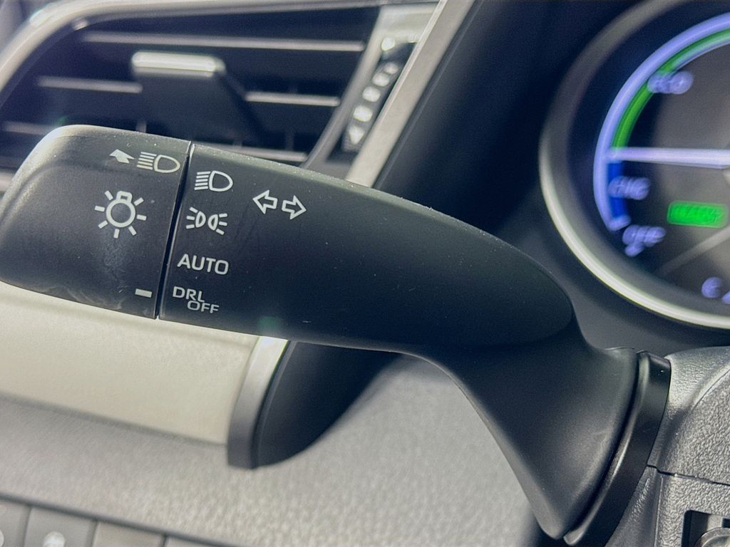 Used Car 2022 Toyota Camry Hybrid  Le For Sale Under $25,000 In Austin, Texas