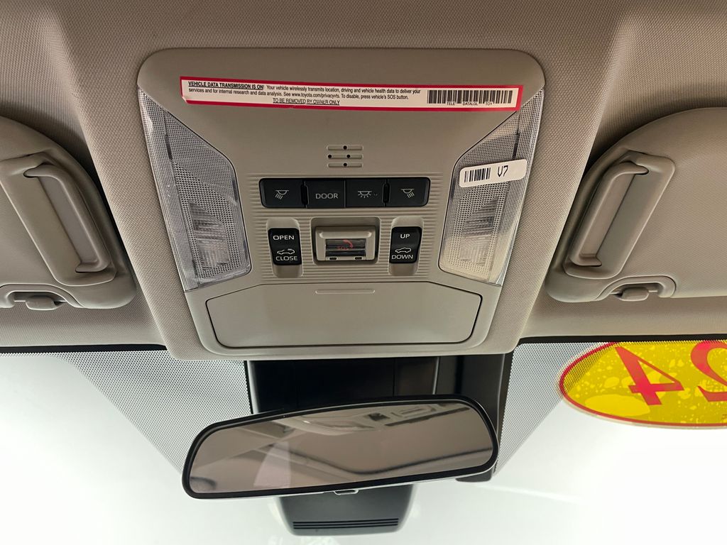 2024 Toyota RAV4 XLE Premium 32
