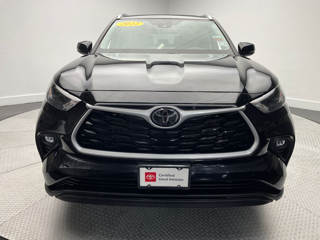 Thumbnail: 2022 Toyota Highlander - 2