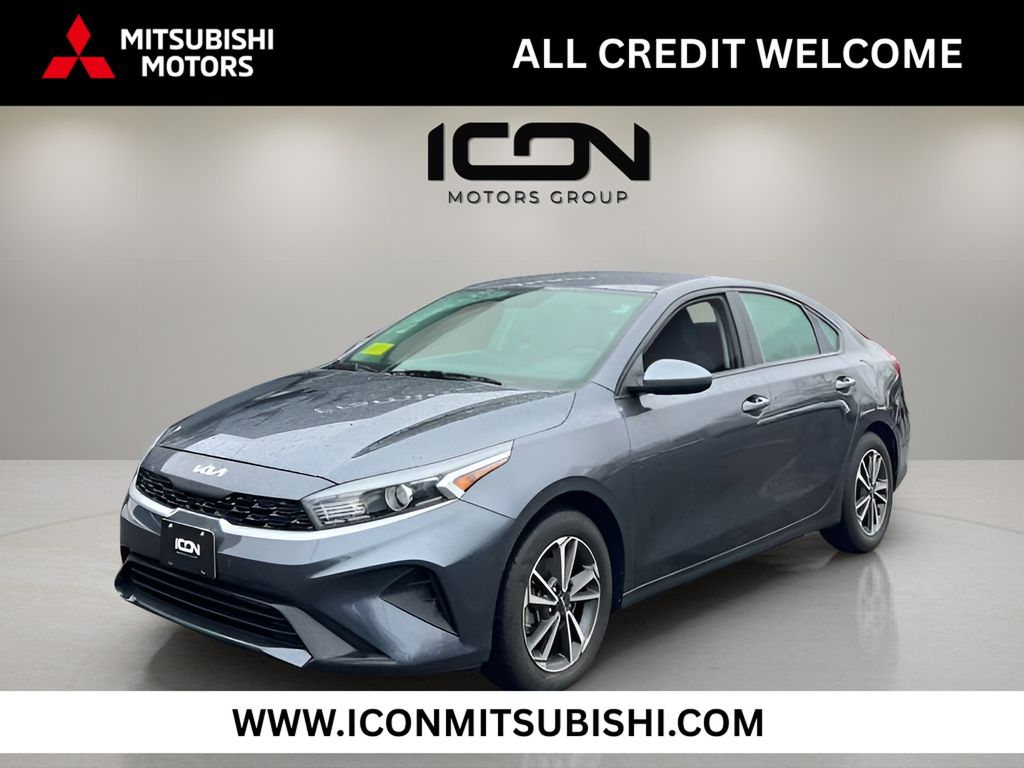 2023 Kia Forte LXS AT's photo