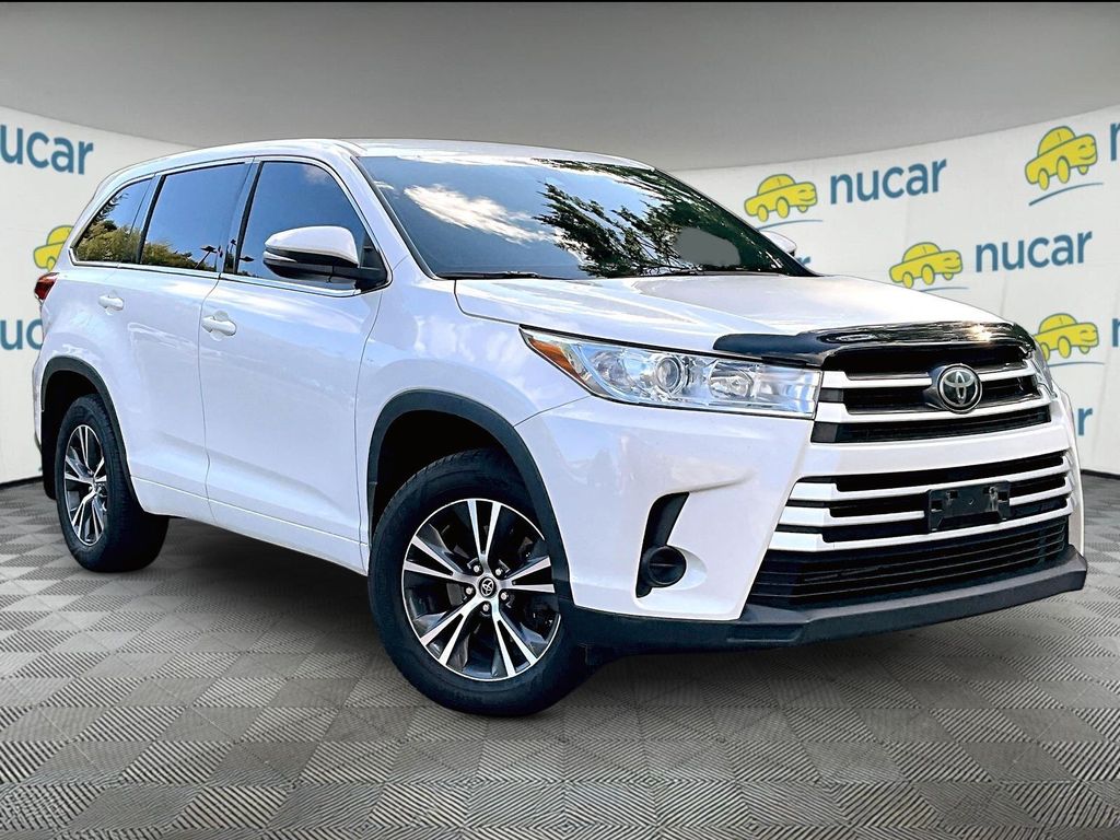 White (Blizzard Pearl) 2017 Toyota Highlander SUV / Crossover All-Wheel Drive 8-Speed Automatic