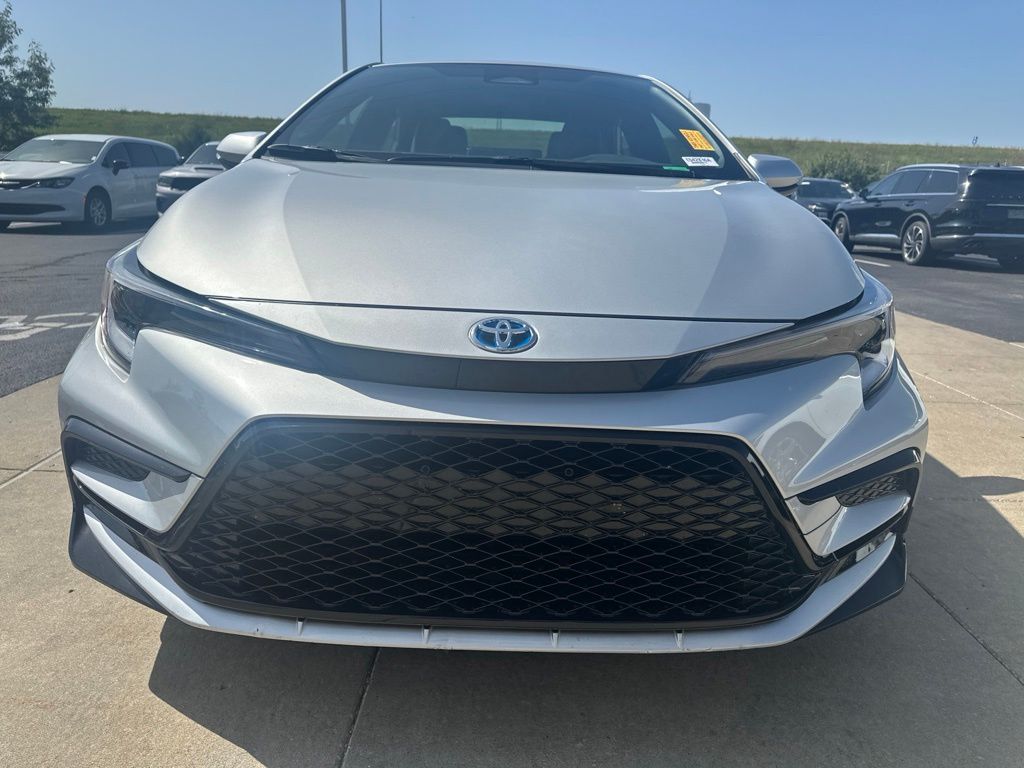 Used 2023 Silver Toyota SE image 8