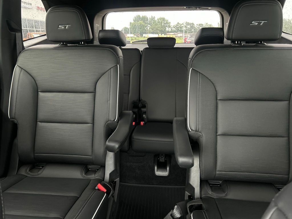 Used 2025 Buick Enclave SUV