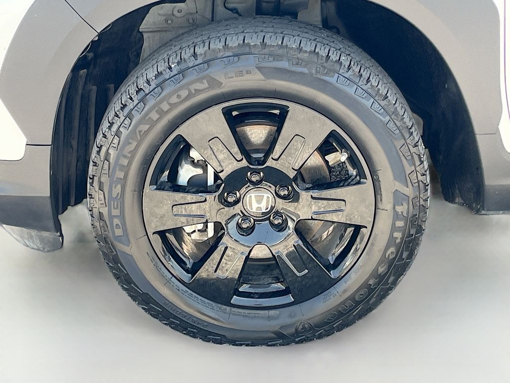 2022 Honda Pilot TrailSport White at Gullo Toyota