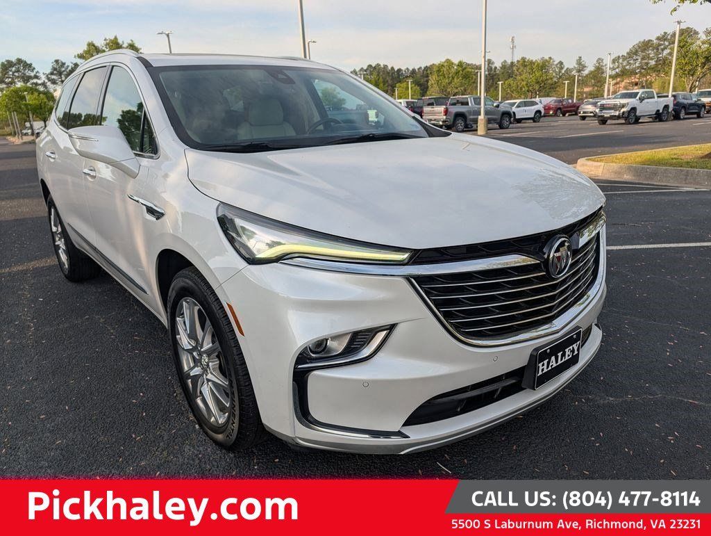 2023 Buick Enclave Essence AWD