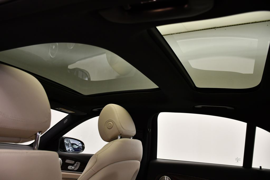 Thumbnail: 2023 Mercedes-Benz E-Class - 16