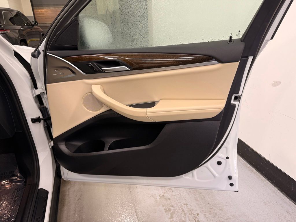 Thumbnail: 2023 BMW X4 - 28