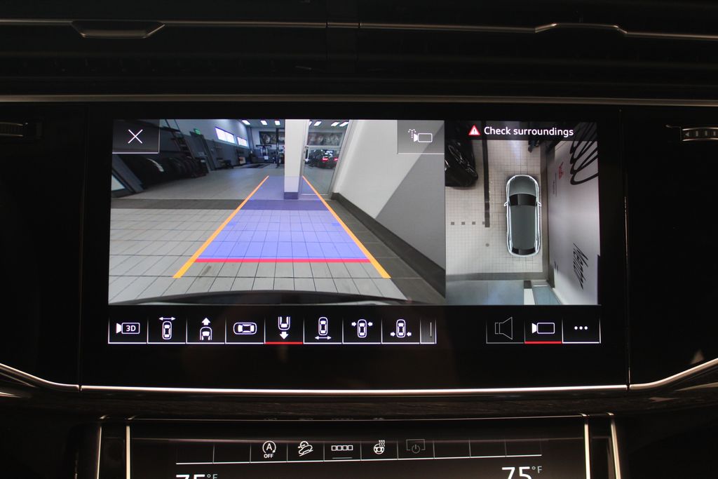 Thumbnail: 2026 Audi Q8 - 24