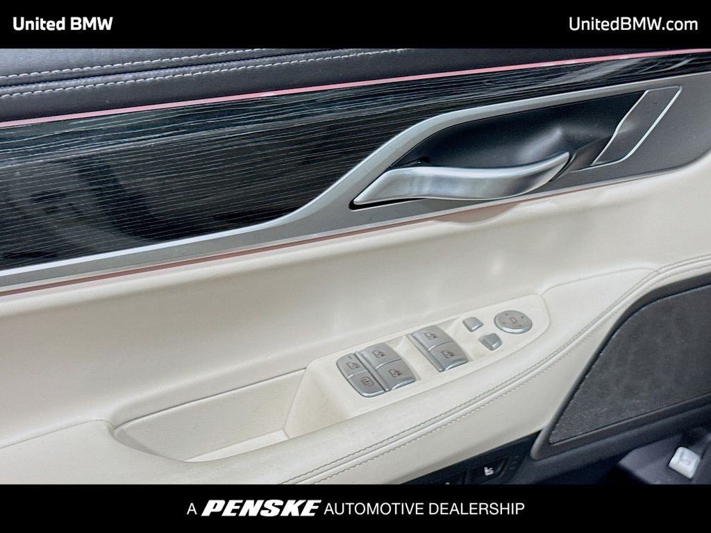 Thumbnail: 2021 BMW 7 Series - 3