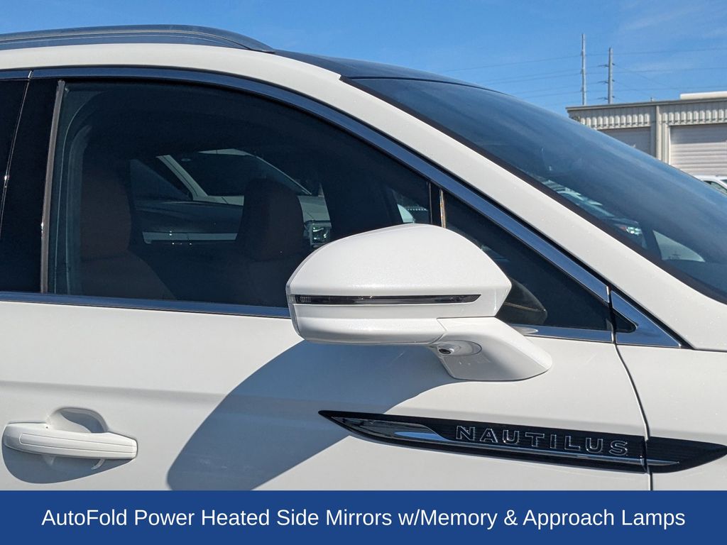 2022 Lincoln Nautilus Black Label