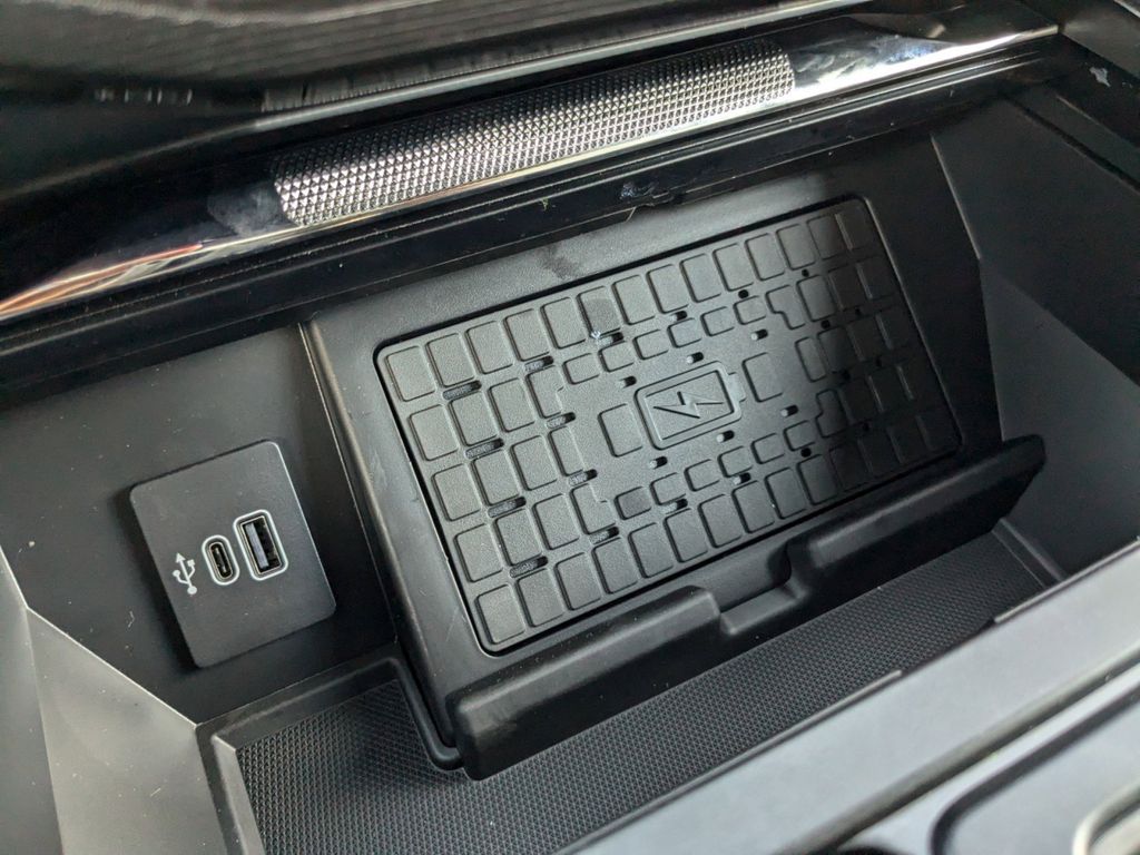 2025 Ford F-150 Lightning Platinum