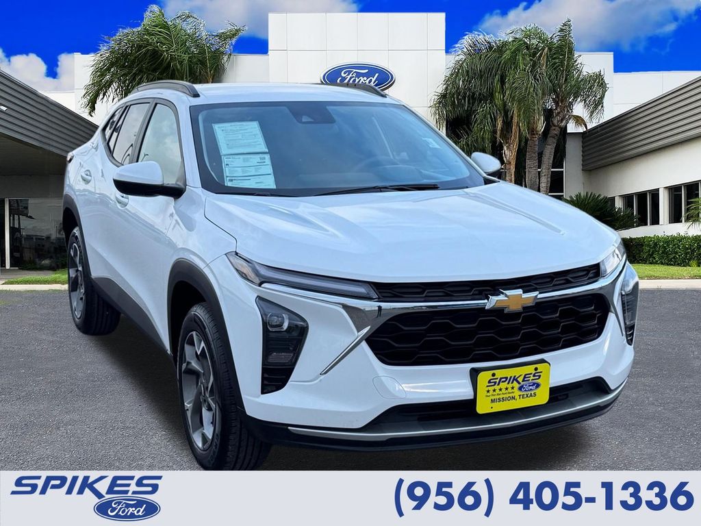 Summit White 2025 Chevrolet Trax SUV / Crossover Front-Wheel Drive 6-Speed Automatic