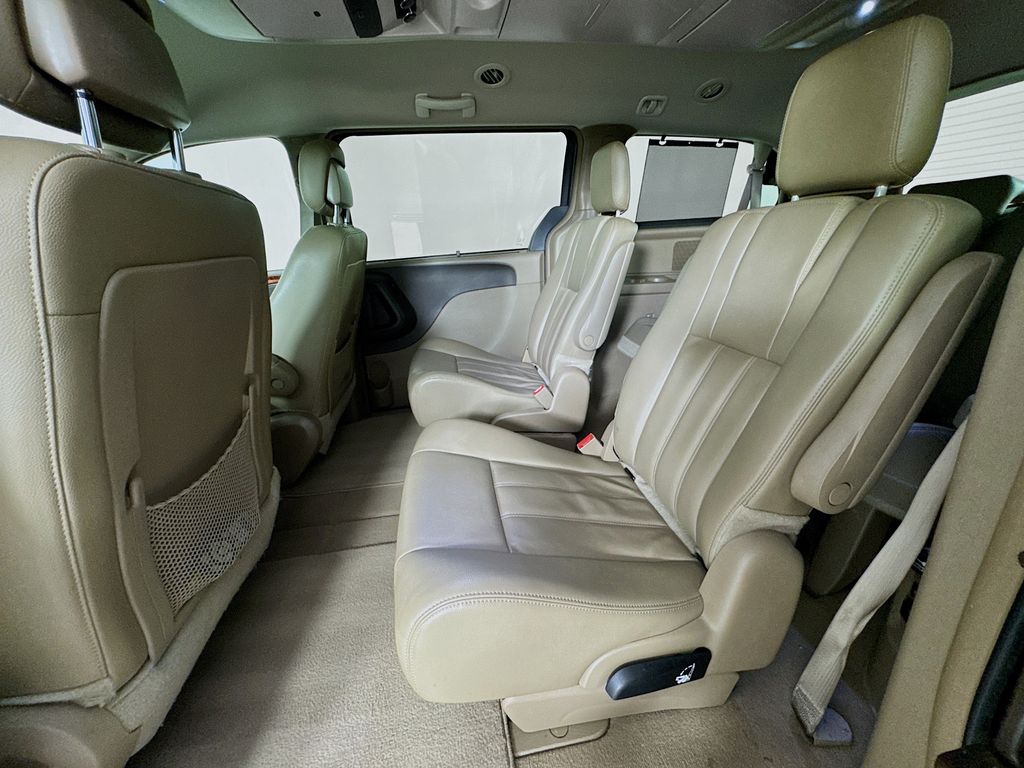 Used Car 2016 Chrysler Town & Country  Touring For Sale Under $12,000 In Austin, Texas