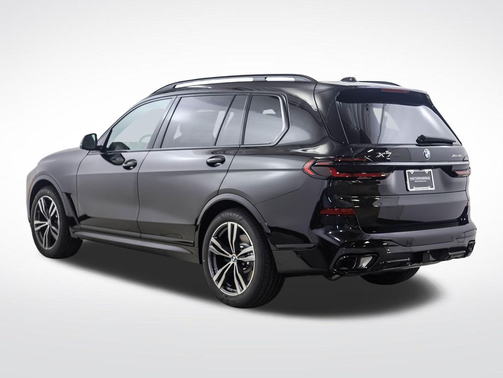 Thumbnail: 2027 BMW X7 - 3