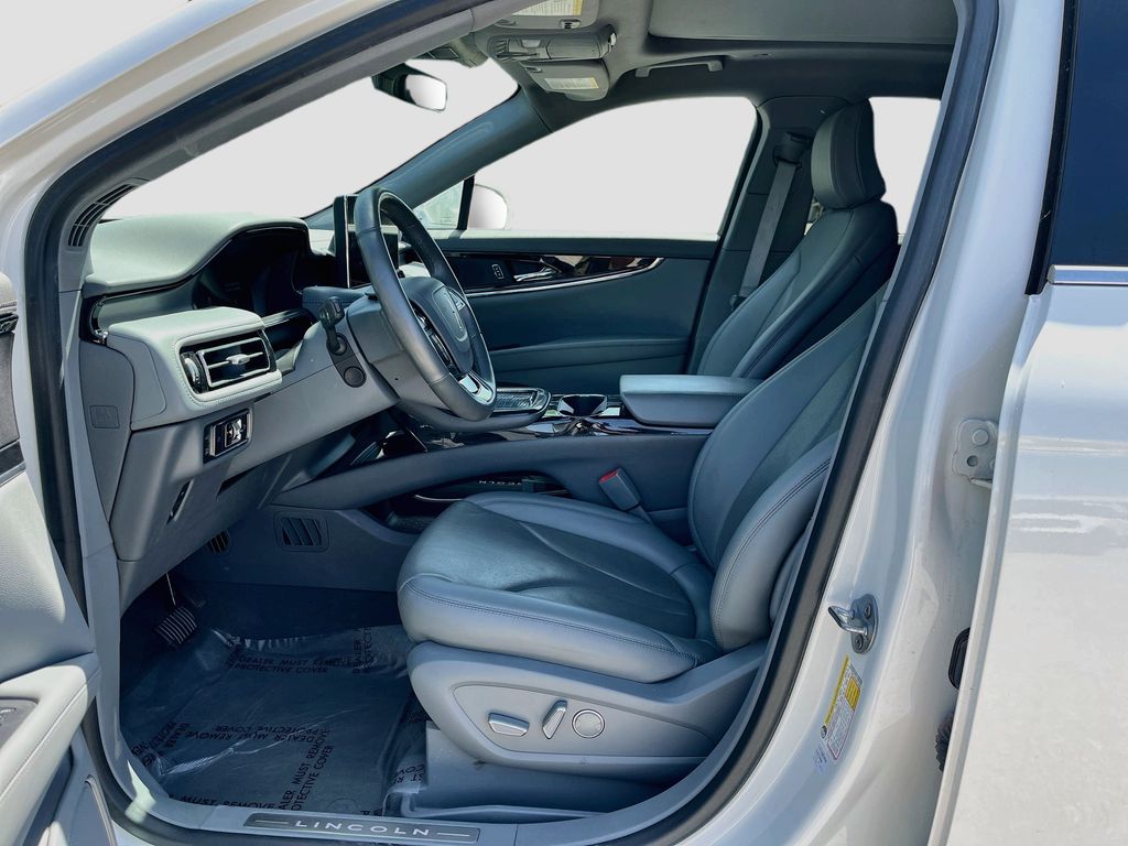 2022 Lincoln Nautilus Reserve White at Legacy Ford
