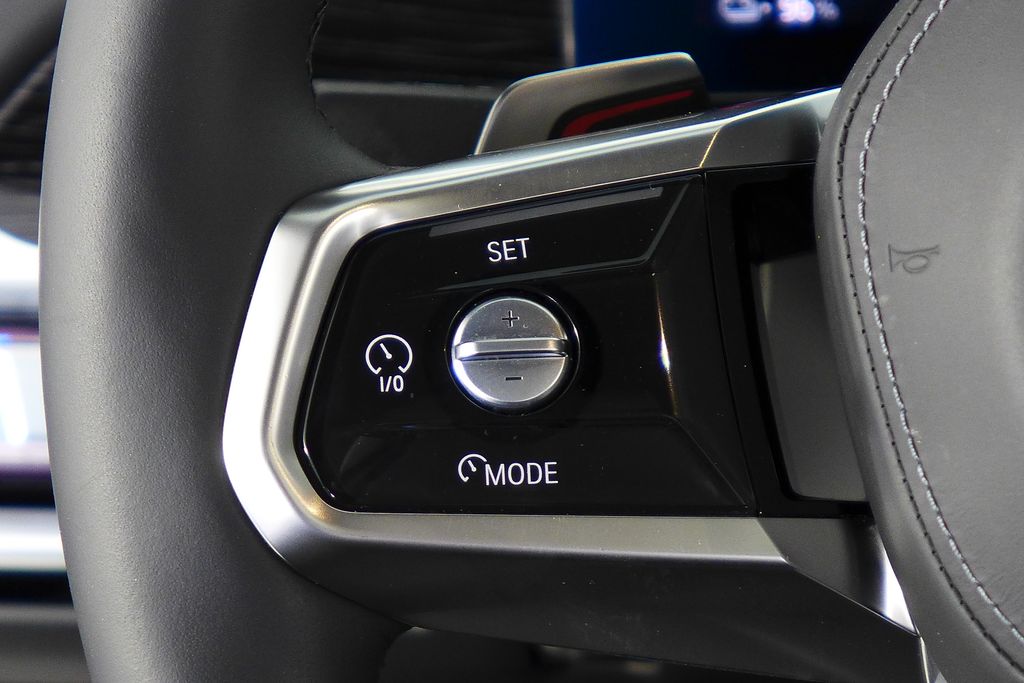 Thumbnail: 2025 BMW i7 - 28