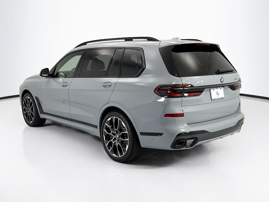 Thumbnail: 2027 BMW X7 - 7