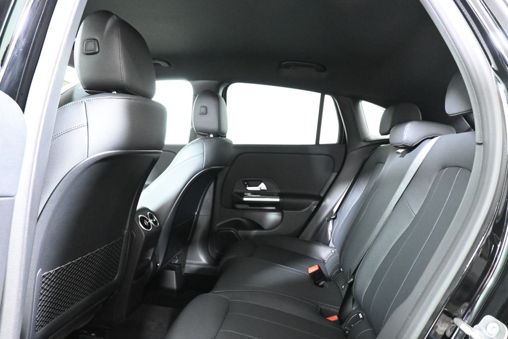2025 Mercedes-Benz GLA 250 4MATIC 25