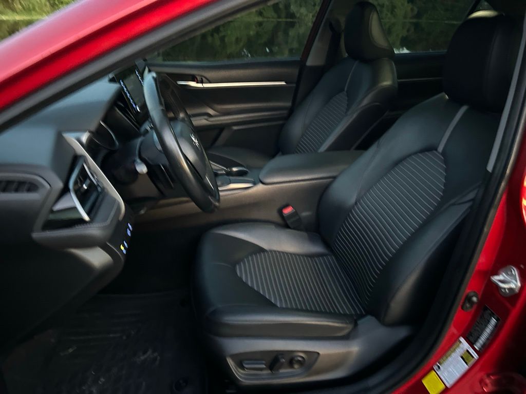Thumbnail: 2021 Toyota Camry - 14