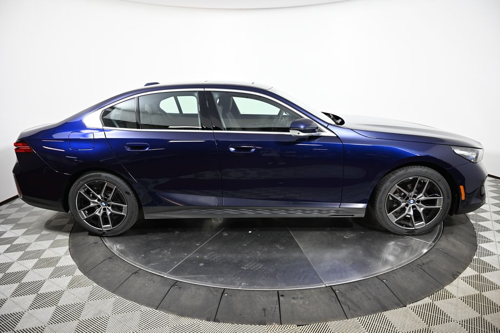 Thumbnail: 2026 BMW 5 Series - 6